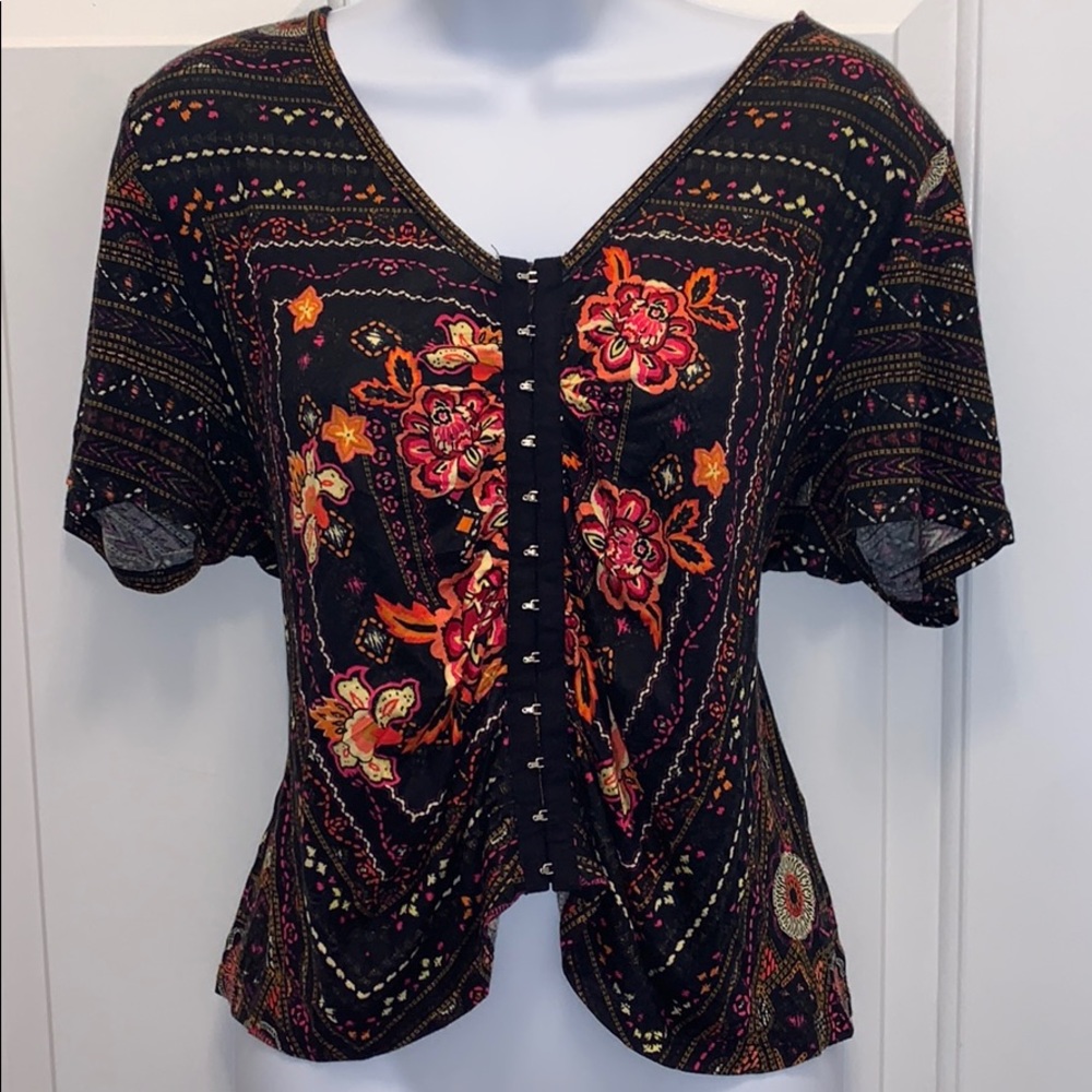 Eyeshadow Cropped Tee